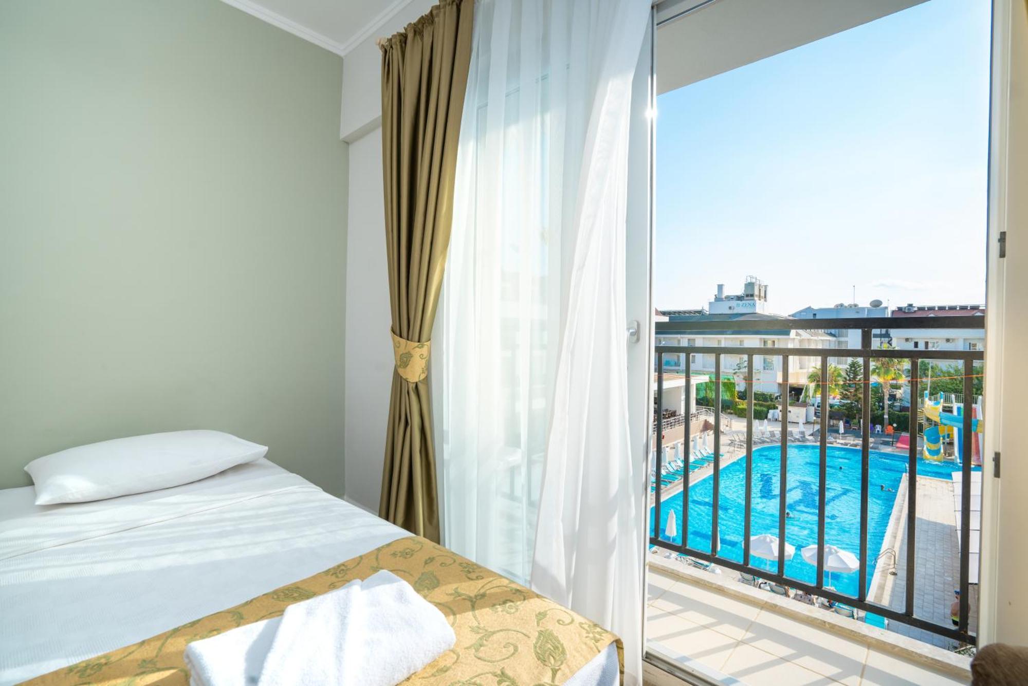 White Lilyum Hotel Antalya Bagian luar foto